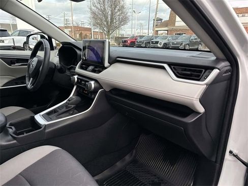 Used 2024 Toyota RAV4 XLE image 18