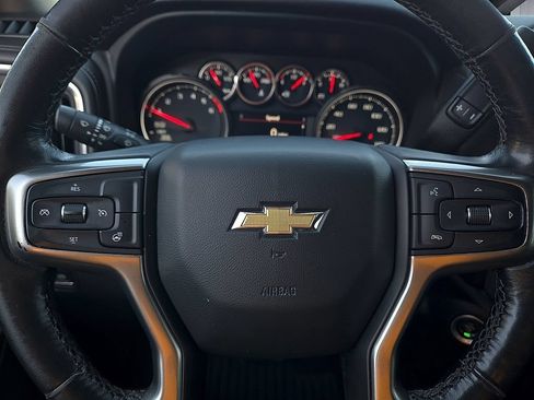 Used 2022 Chevrolet Silverado 1500 LT w/ Z71 Off-Road Package AWD/4WD image 19
