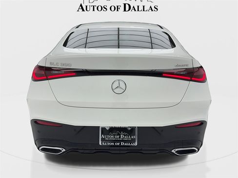 Used 2025 Mercedes-Benz GLC 300 4MATIC image 11