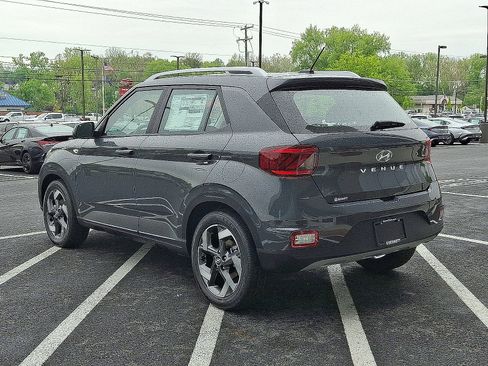 New 2026 Hyundai Venue SEL FWD image 4