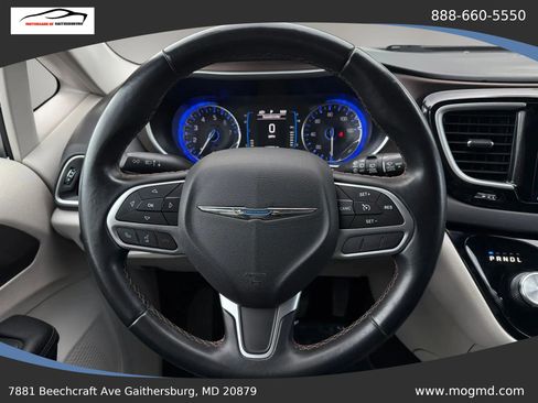 Used 2017 Chrysler Pacifica Touring-L w/ Tire & Wheel Group FWD image 19