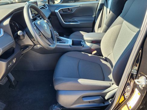 New 2025 Toyota RAV4 LE image 4