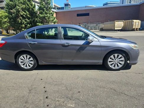 Used 2013 Honda Accord EX image 2