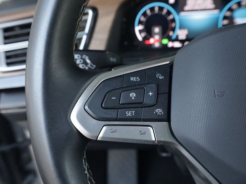 Used 2024 Volkswagen Atlas SE FWD image 17