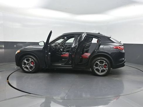 Used 2022 Alfa Romeo Stelvio Sprint AWD/4WD image 41