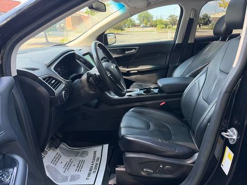 Used 2018 Ford Edge Titanium w/ Equipment Group 301A AWD/4WD image 9