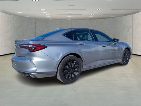 Used 2023 Acura TLX image 3