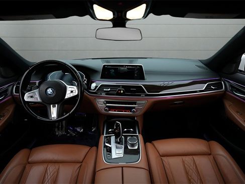 Used 2022 BMW 745e xDrive w/ M Sport Package image 37