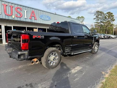 Used 2023 Ford F250 Lariat w/ Chrome Package image 5