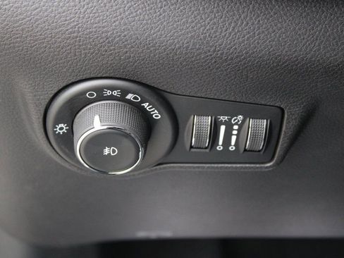 Used 2024 Jeep Compass Latitude w/ Altitude Special Edition image 12