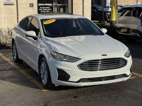Used 2020 Ford Fusion SE image 4