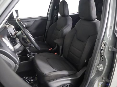 Used 2021 Jeep Renegade Latitude w/ Convenience Group FWD image 27