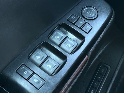 Used 2018 GMC Yukon XL SLT AWD/4WD image 32