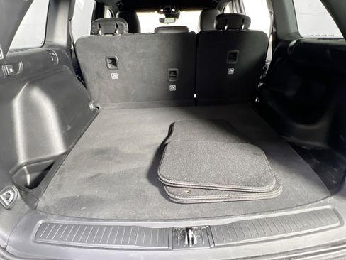 Used 2023 Jeep Grand Cherokee Altitude image 24