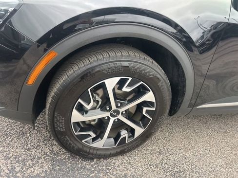Used 2025 Kia Sportage EX image 10