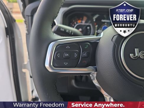 Used 2026 Jeep Wrangler Unlimited Sahara AWD/4WD image 20