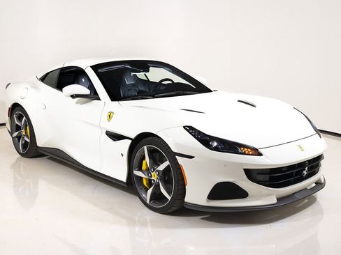 Certified 2022 Ferrari Portofino M RWD image 23