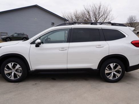 Certified 2023 Subaru Ascent Premium w/ Convenience Package image 3