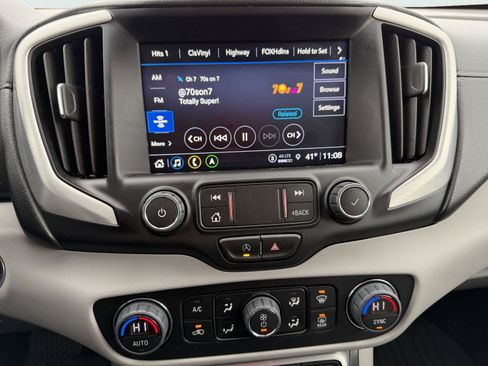 Used 2022 GMC Terrain SLT w/ Infotainment Package II image 16