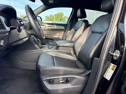 Used 2023 Volkswagen Atlas Cross Sport SE AWD/4WD image 5