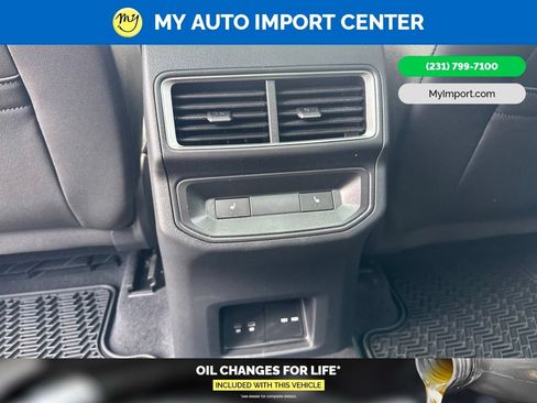 Used 2025 Volkswagen Atlas Cross Sport SEL AWD/4WD image 27