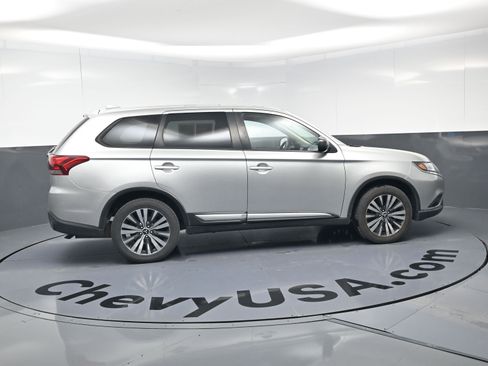 Used 2020 Mitsubishi Outlander ES image 10