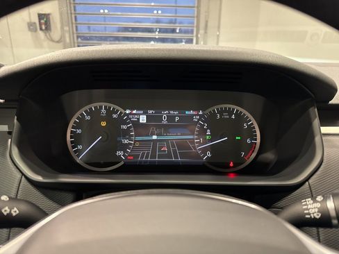 Used 2023 Land Rover Discovery S R-Dynamic image 24