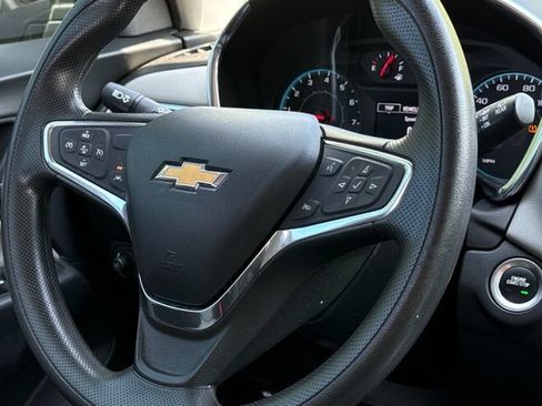 Used 2020 Chevrolet Equinox LS w/ LS Convenience Package FWD image 10