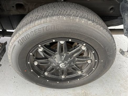 Used 2020 Chevrolet Silverado 1500 Custom w/ Custom Value Package AWD/4WD image 10