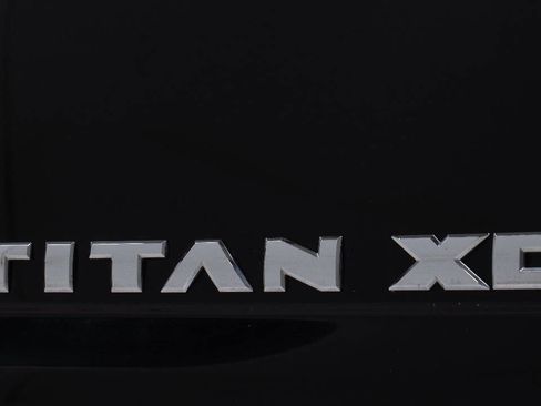Used 2018 Nissan Titan PRO-4X w/ Pro-4x Convenience Package AWD/4WD image 14
