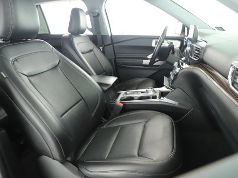 Used 2022 Ford Explorer Limited w/ Limited Technology Package image 13