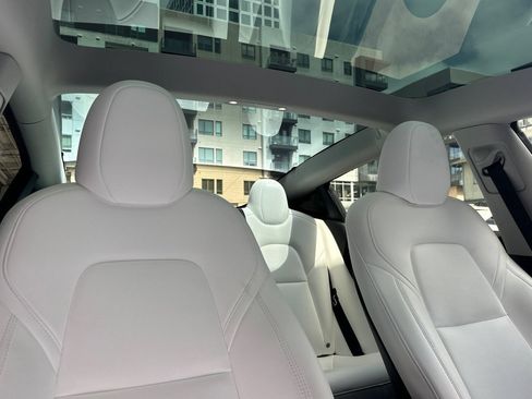 Used 2023 Tesla Model 3 Long Range AWD/4WD image 17