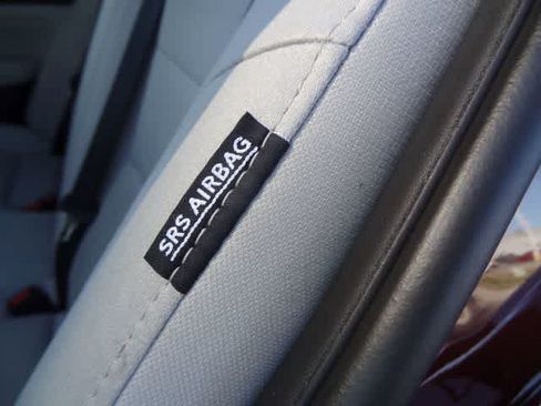 Used 2025 Nissan Altima 2.5 SV FWD image 9