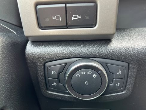 Used 2018 Ford F150 Lariat w/ Equipment Group 502A Luxury AWD/4WD image 20