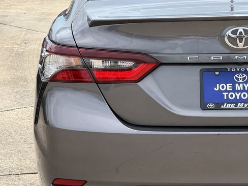 Used 2024 Toyota Camry SE FWD image 10