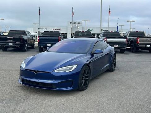 Used 2021 Tesla Model S Plaid image 8