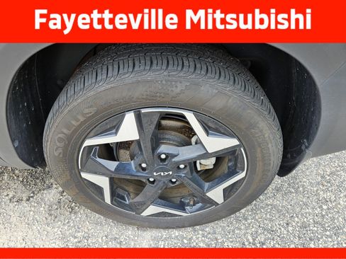 Used 2025 Kia Seltos S AWD/4WD image 8