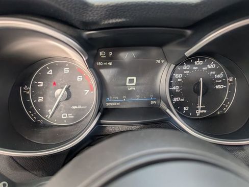 Used 2023 Alfa Romeo Stelvio Sprint RWD image 29
