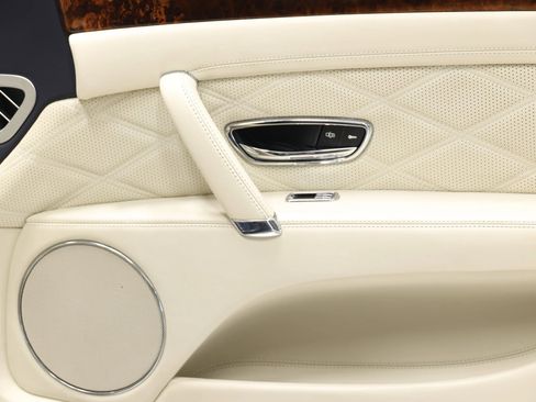 Used 2015 Bentley Flying Spur W12 image 80