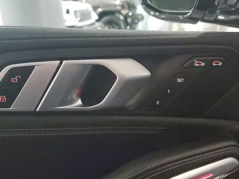 Used 2022 BMW X6 xDrive40i w/ M Sport Package image 25