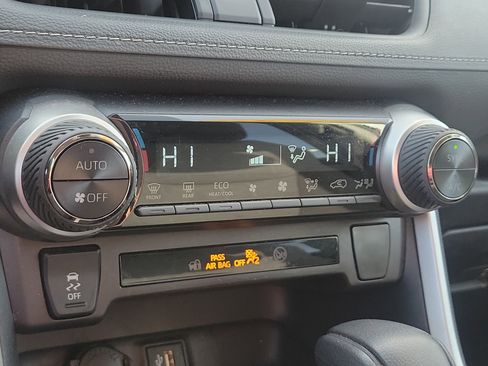 Used 2024 Toyota RAV4 XLE image 28