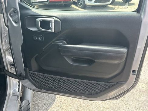 Used 2020 Jeep Wrangler Sport AWD/4WD image 16
