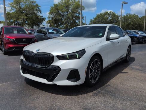 Used 2024 BMW 530i w/ M Sport Package RWD image 8