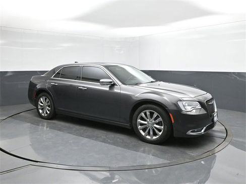Used 2018 Chrysler 300 Limited w/ Safetytec Plus Group image 17