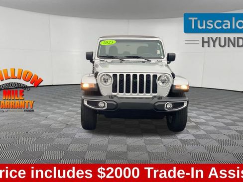 Used 2023 Jeep Gladiator Sport image 2