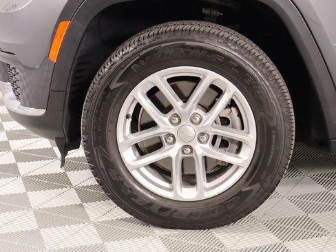 Used 2021 Jeep Grand Cherokee L Laredo w/ Luxury Tech Group I image 18