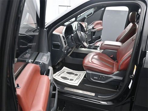 Used 2022 Ford F350 Platinum image 18