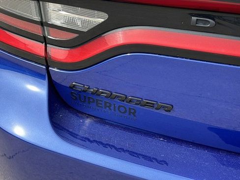 Used 2022 Dodge Charger SXT w/ Driver Convenience Group image 5