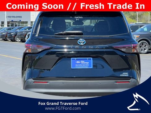 Used 2023 Toyota Sienna XLE FWD image 37