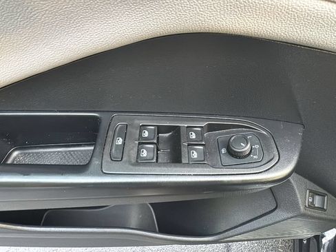 Used 2024 Volkswagen Taos SE AWD/4WD image 12